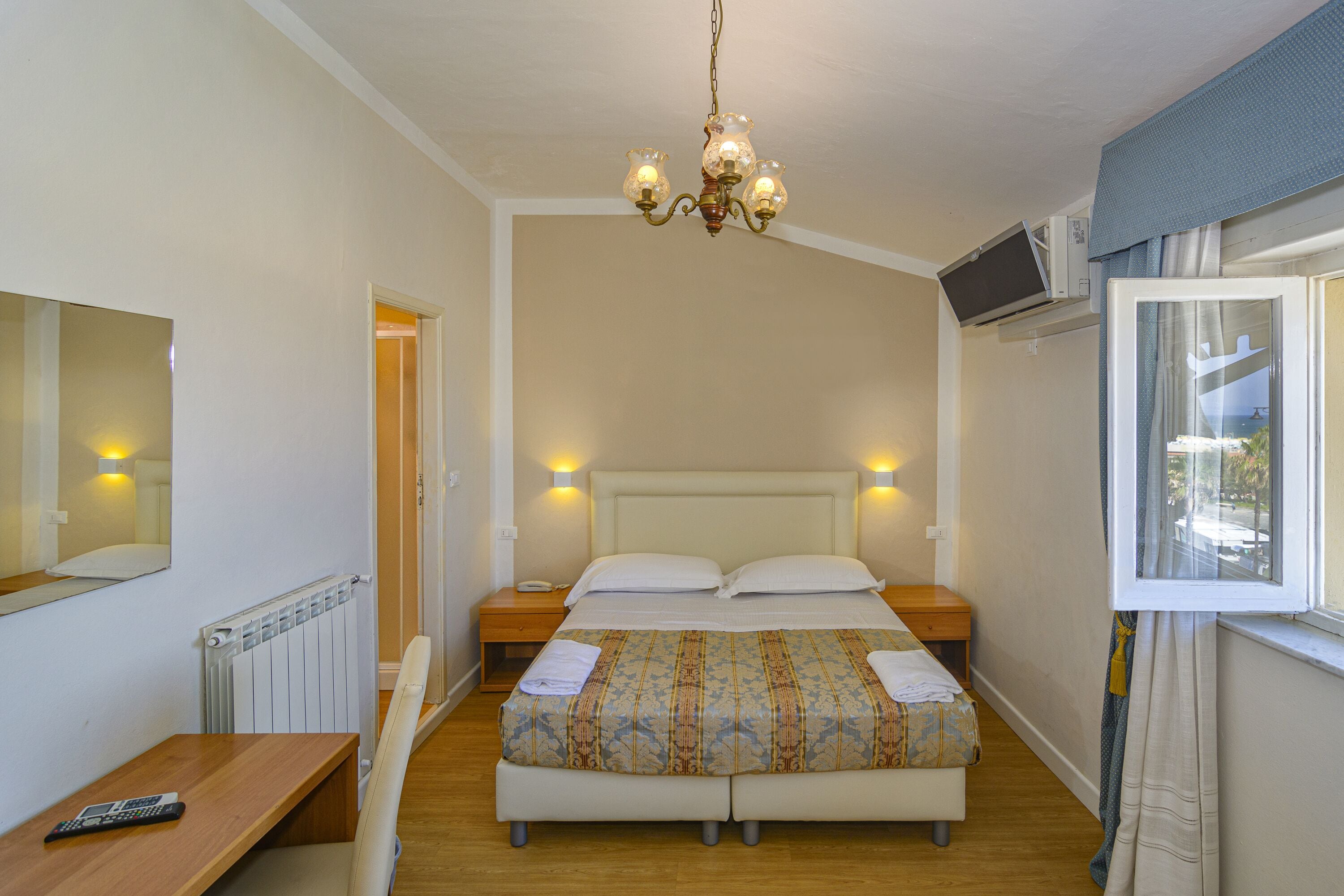 double room, sea view | hypo-allergenic bedding, minibar, in-room safe, free wifi