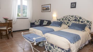 Superior-Doppelzimmer, Hügelblick | Hochwertige Bettwaren, Daunenbettdecken, Minibar, Zimmersafe