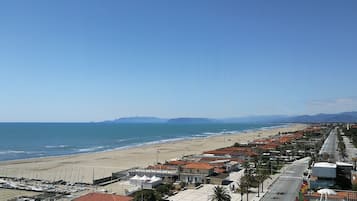 Näkymä rannalle/valtamerelle