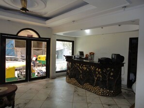 Check-in/check-out kiosk - Astoria (New Delhi)