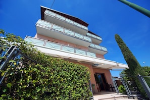 Front of property - Hotel Clarin 14 by Dori (Peschiera del Garda)