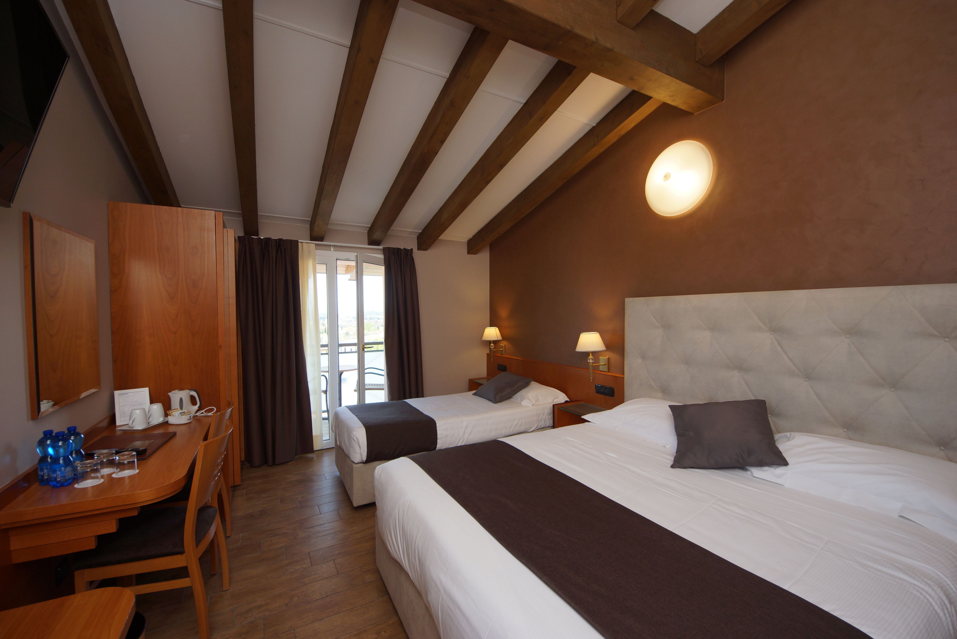 triple room | premium bedding, minibar, in-room safe, desk