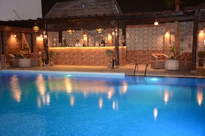 Poolbar