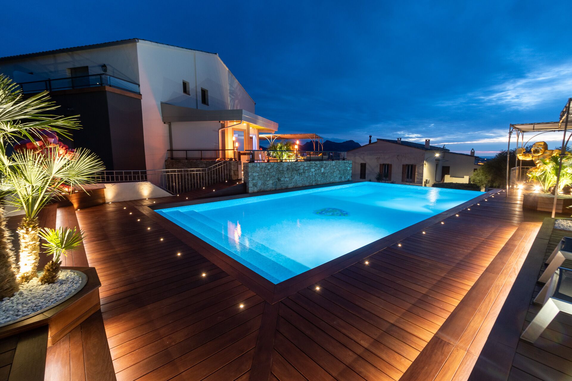 outdoor pool, pool loungers