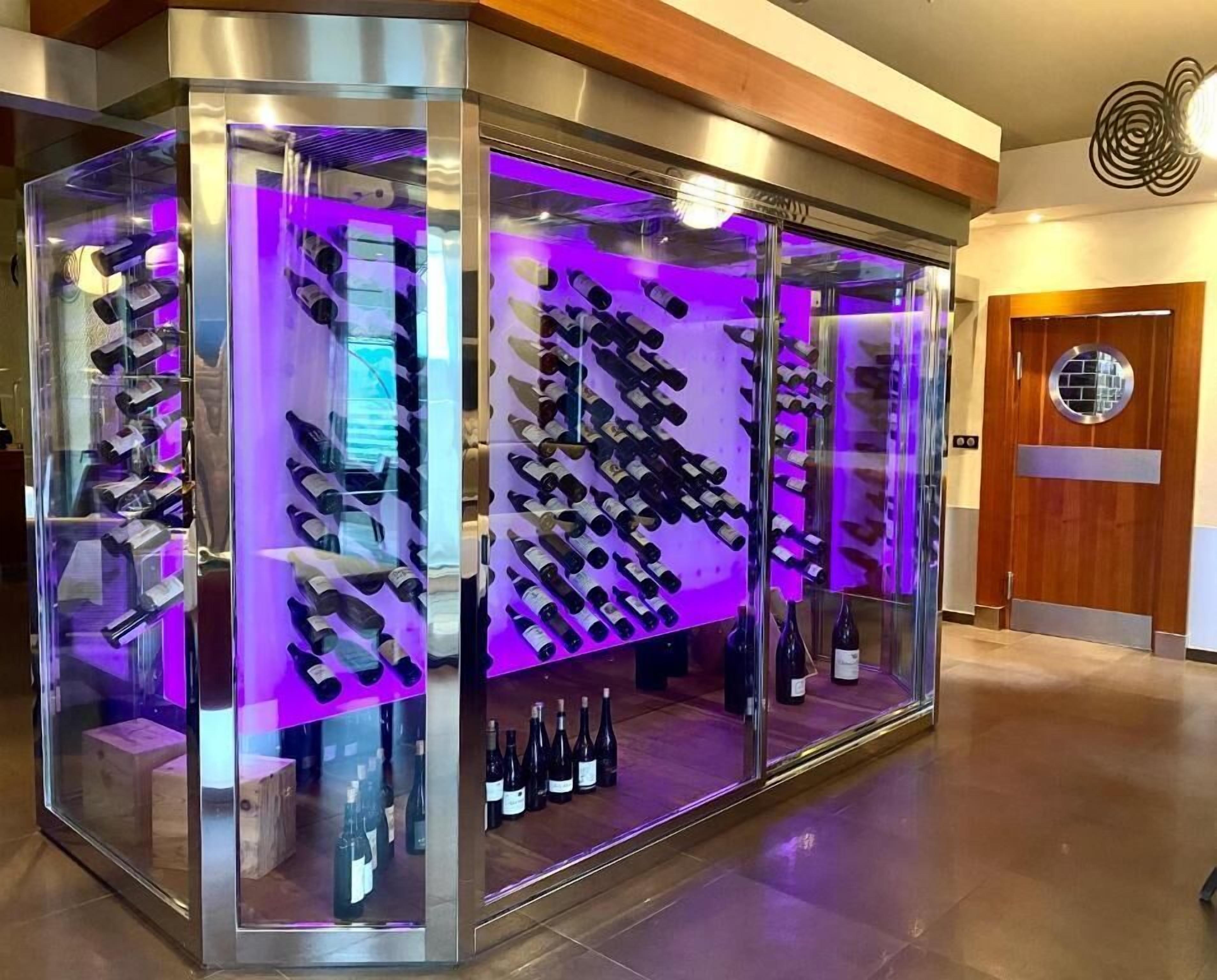 lunch and dinner served