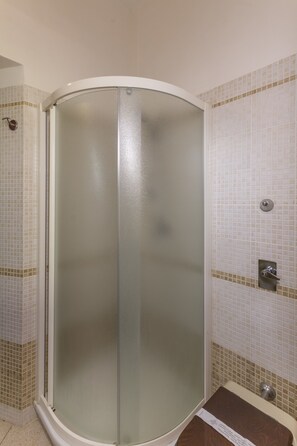 Apartment, 2 Schlafzimmer, Küche (3 people) | Badezimmer