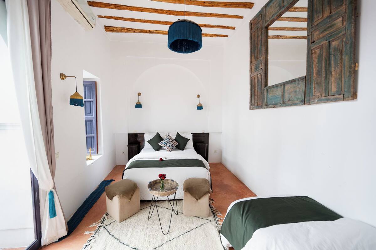 Phòng 3 tiện nghi đơn giản (Zagora) | Bộ đồ giường cao cấp, két bảo mật tại phòng, màn/rèm cản sáng 