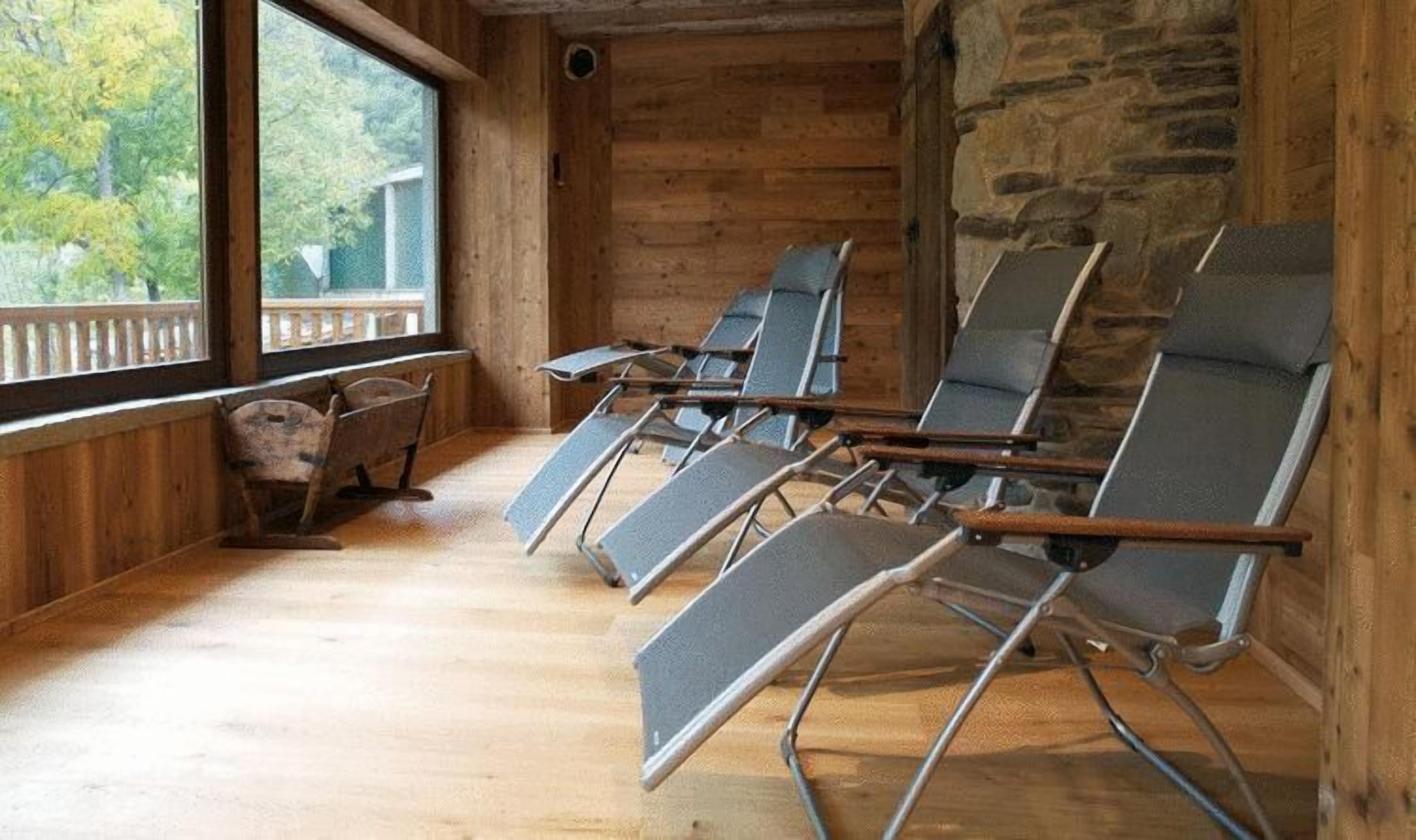 Een sauna, een Turks bad/hammam, aromatherapie, massagebehandelingen