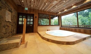 Bathtub spa indoor