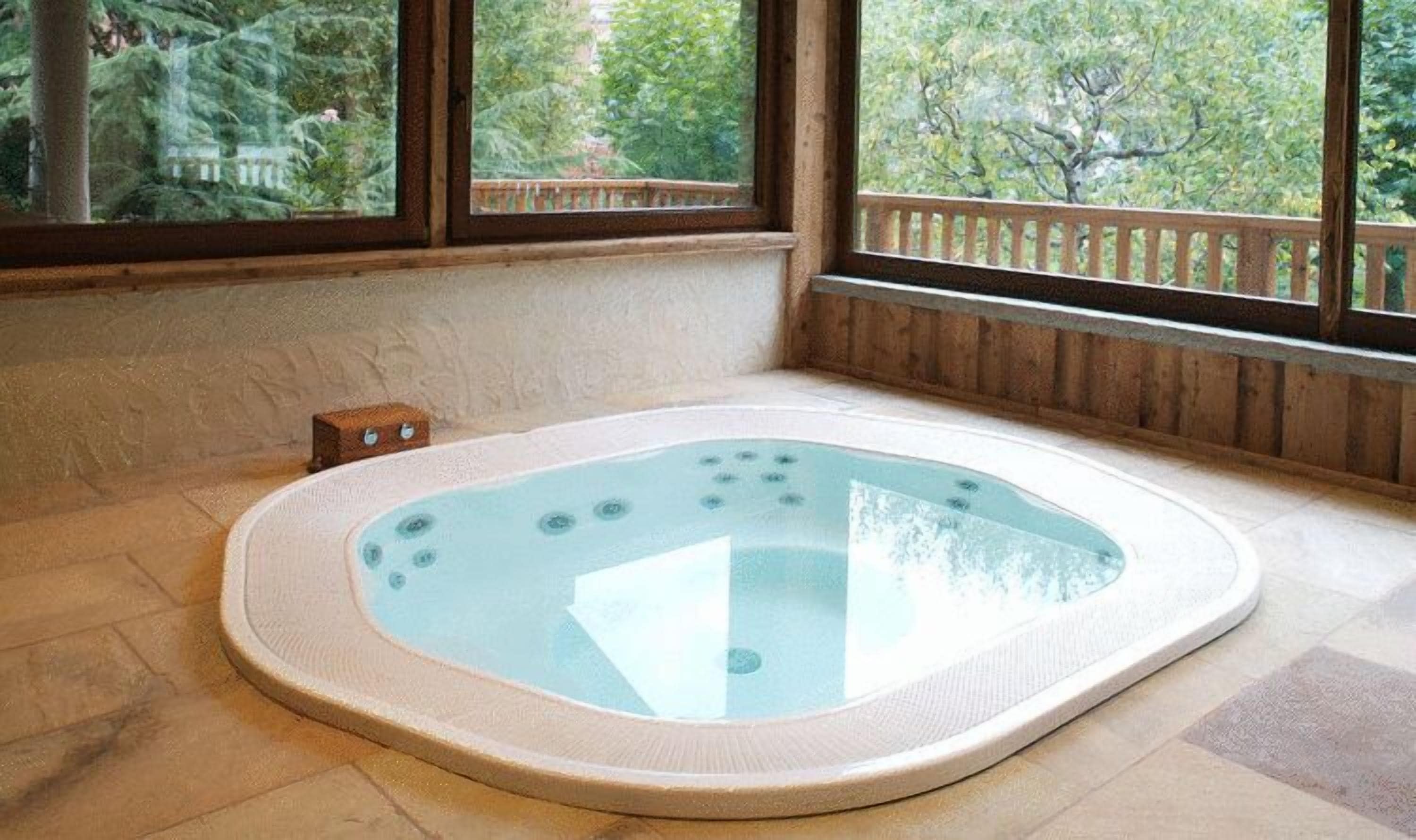 indoor spa tub