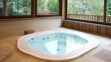 Indoor spa tub