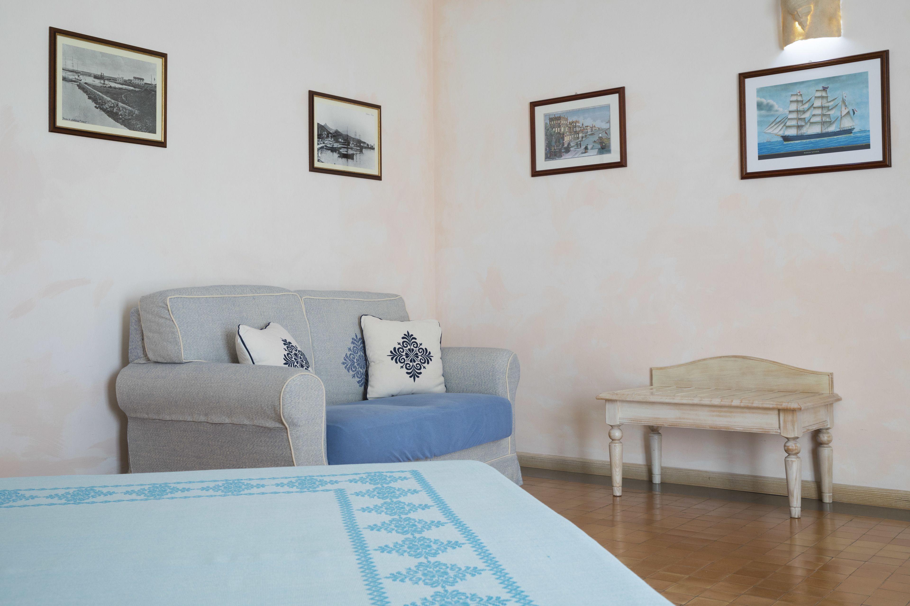 executive double room | minibar, in-room safe, desk, soundproofing