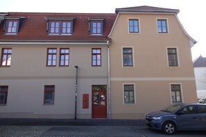 Mặt tiền nơi lưu trú