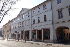 Fachada de la propiedad