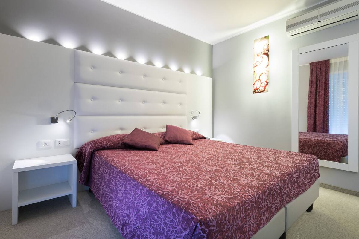 Surmatelas, coffres-forts dans les chambres, rideaux occultants