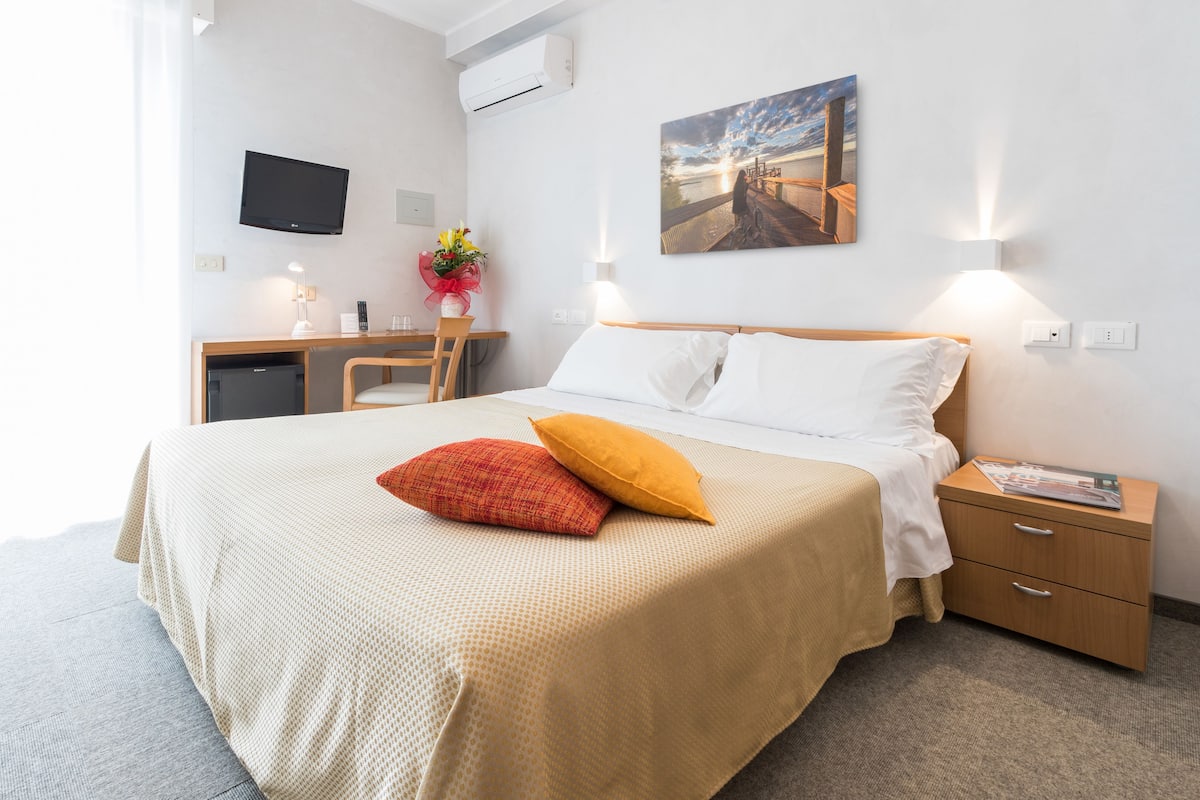 Surmatelas, coffres-forts dans les chambres, rideaux occultants