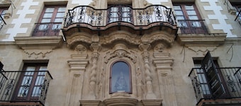 Casa Palacio de Los Leones