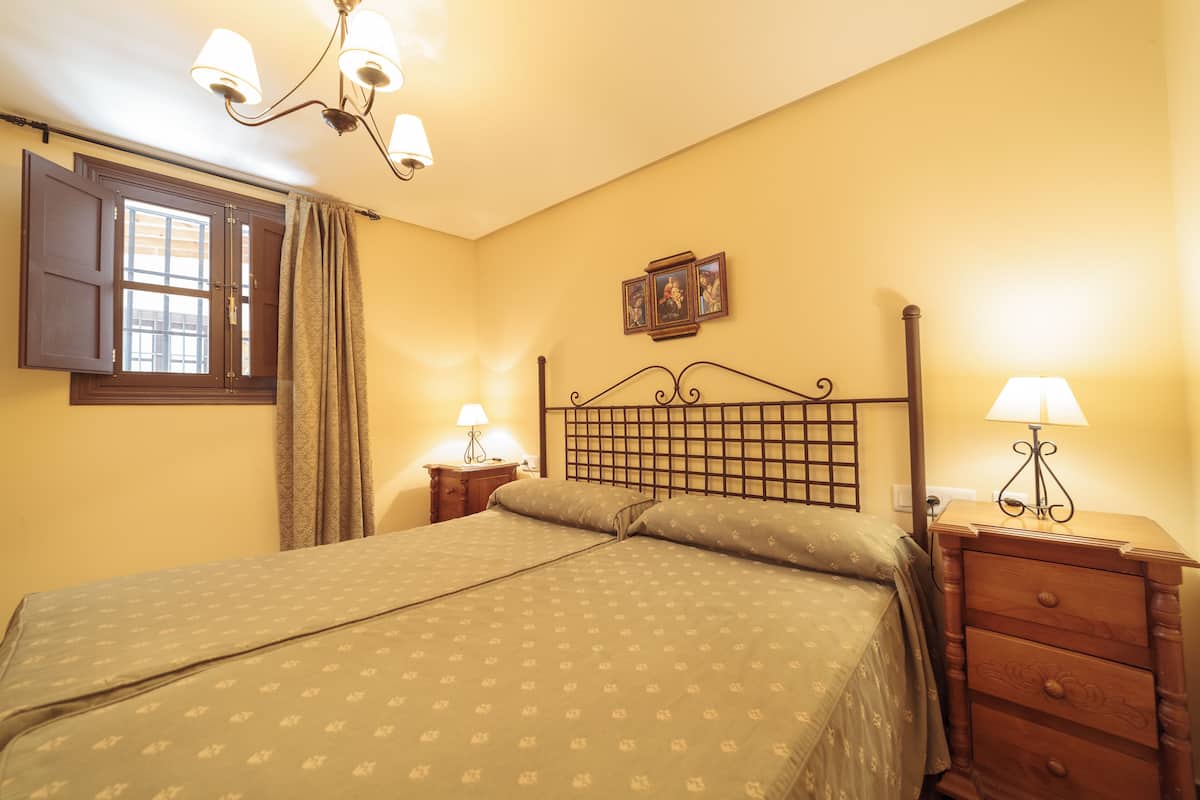 In-room safe, desk, iron/ironing board, free WiFi