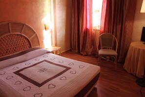 In-room safe, desk, free WiFi - Le Pageot (Aosta)