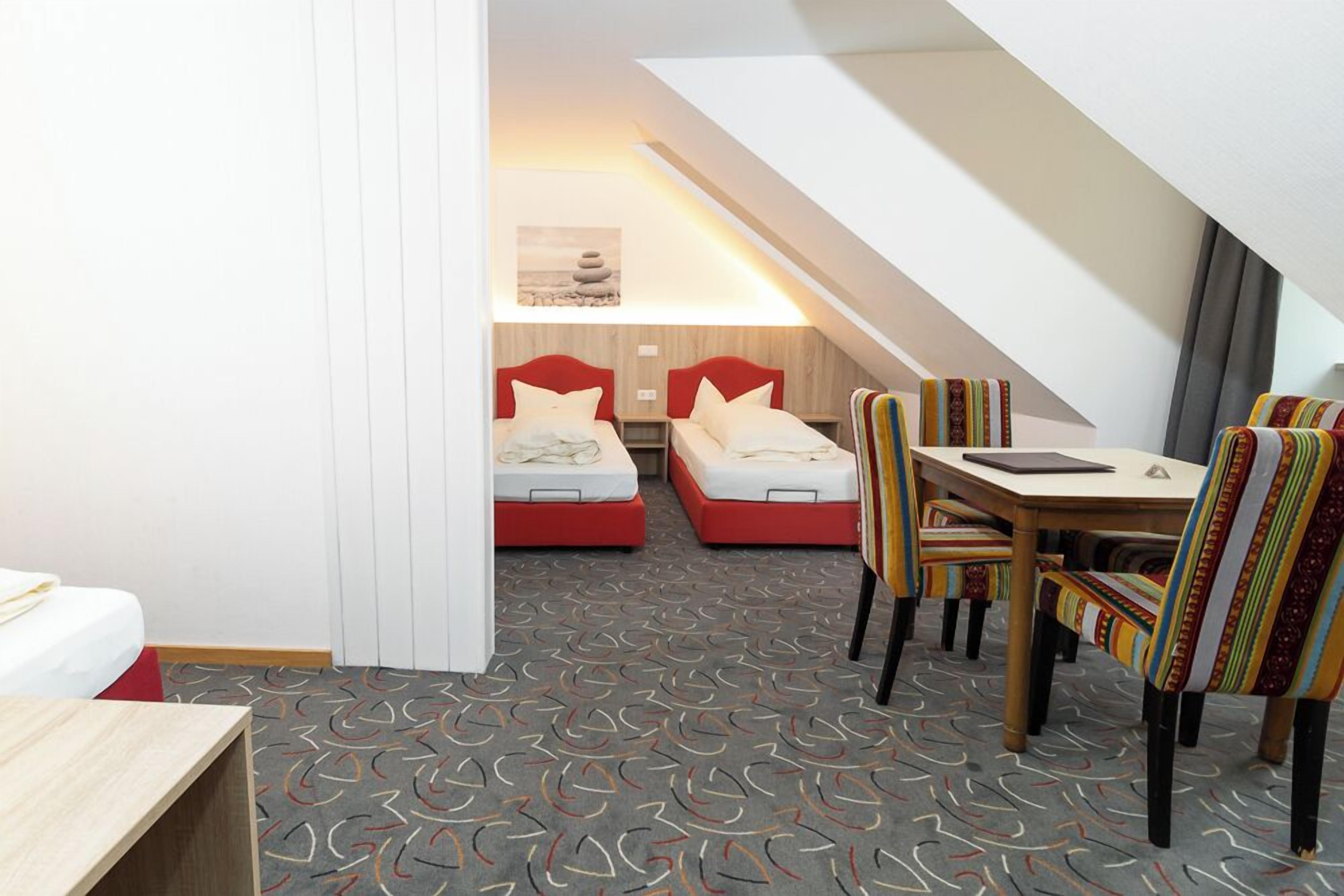 quadruple room | minibar, desk, soundproofing, iron/ironing board