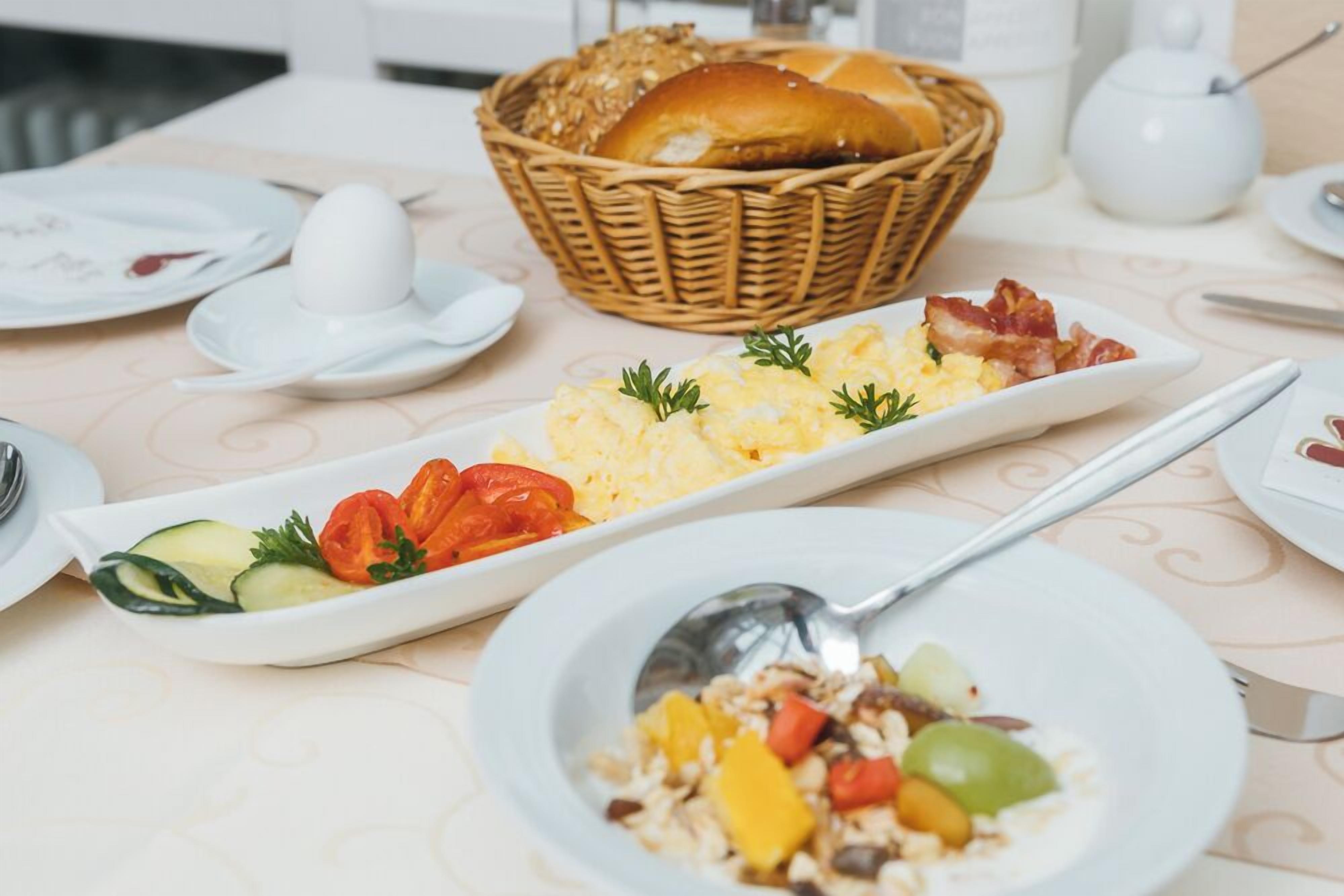 daily continental breakfast (eur 7 per person)