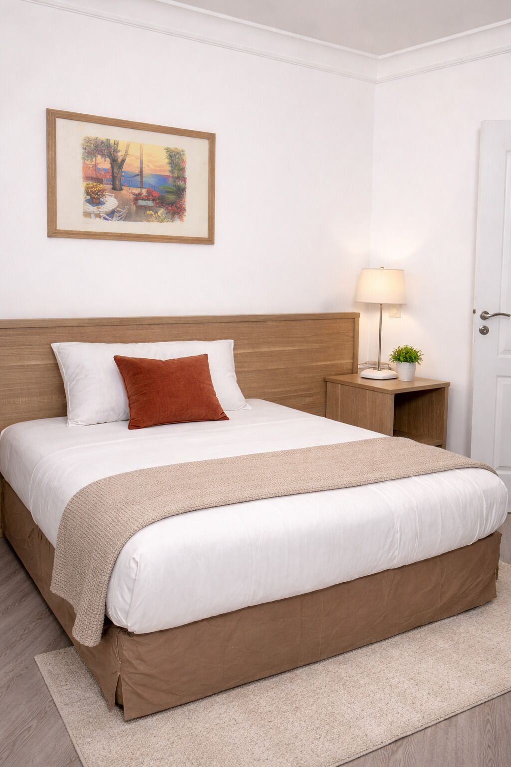 Dobbeltrom – classic | Safe på rommet, skrivebord, lydisolert og wi-fi (inkludert)