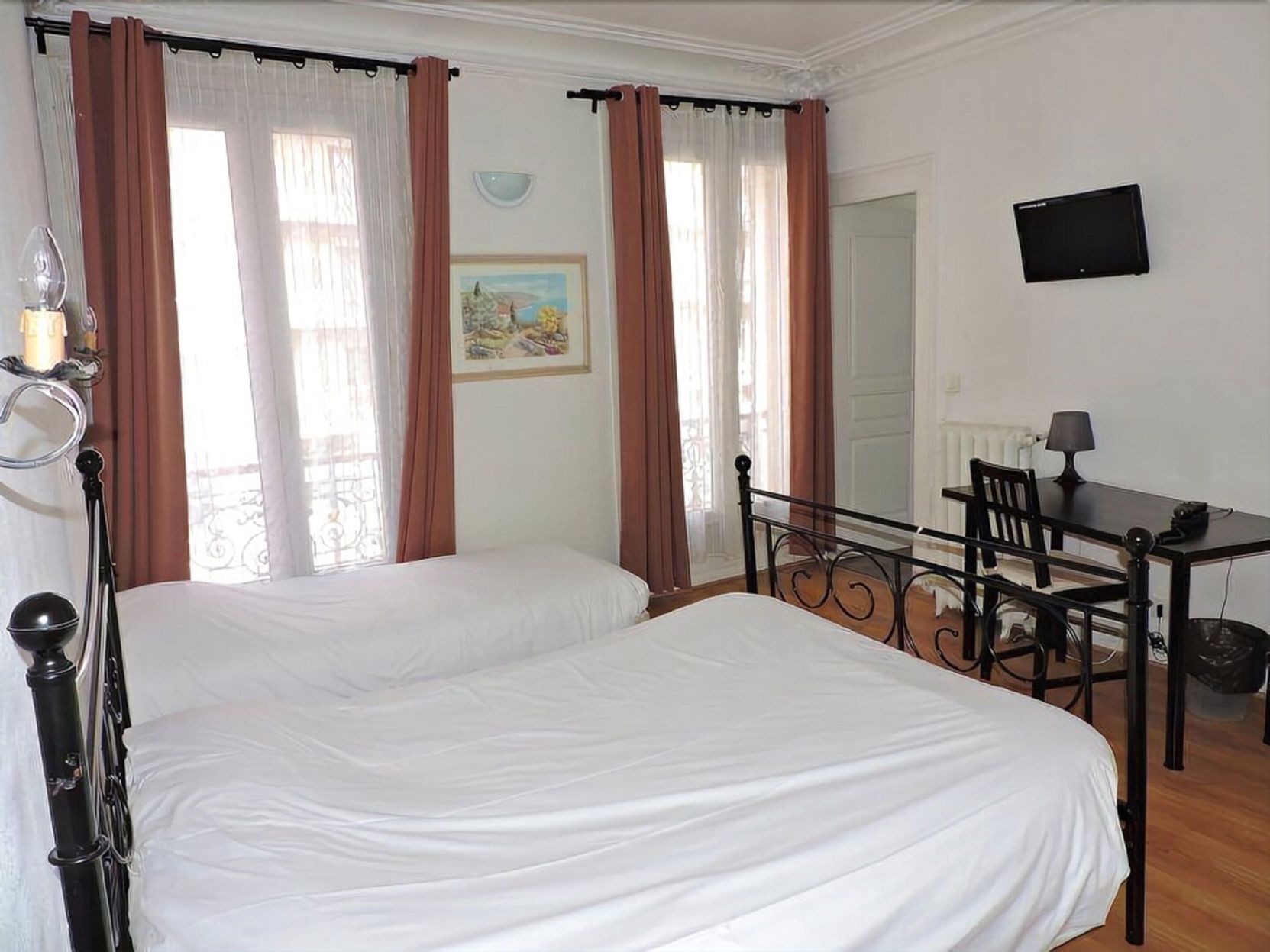 In-room safe, desk, soundproofing, free WiFi