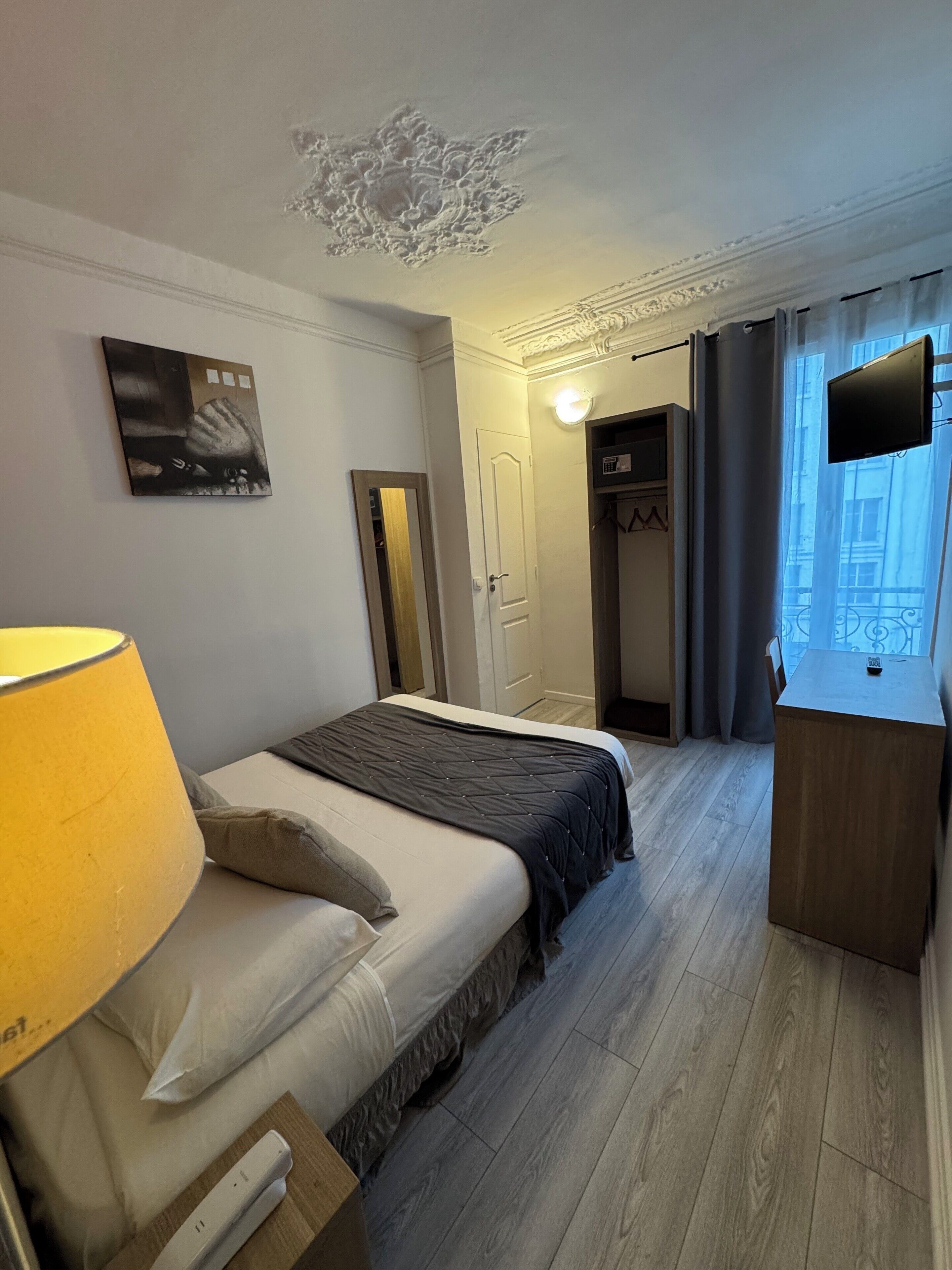 Classic-Doppelzimmer | Zimmersafe, Schreibtisch, schallisolierte Zimmer, kostenloses WLAN