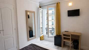 Chambre Double Classique | Salle de bain | Articles de toilette gratuits, sèche-cheveux, serviettes fournies