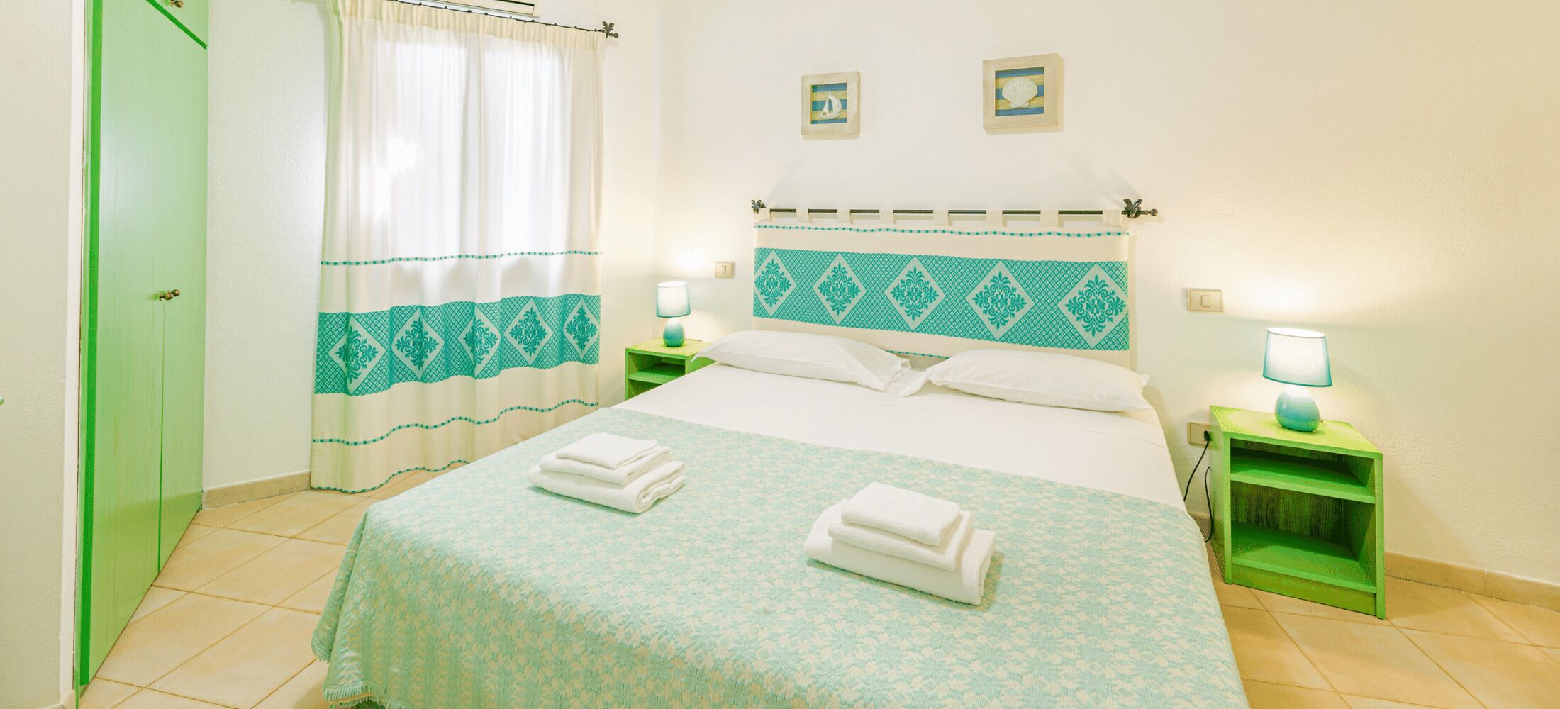 Zimmersafe, Verdunkelungsvorhänge, schallisolierte Zimmer