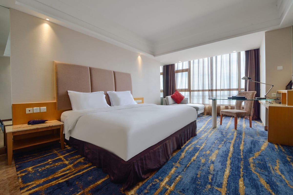 Allergikerbettwaren, Daunenbettdecken, Pillowtop-Betten, Minibar