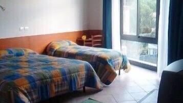 In-room safe, free WiFi