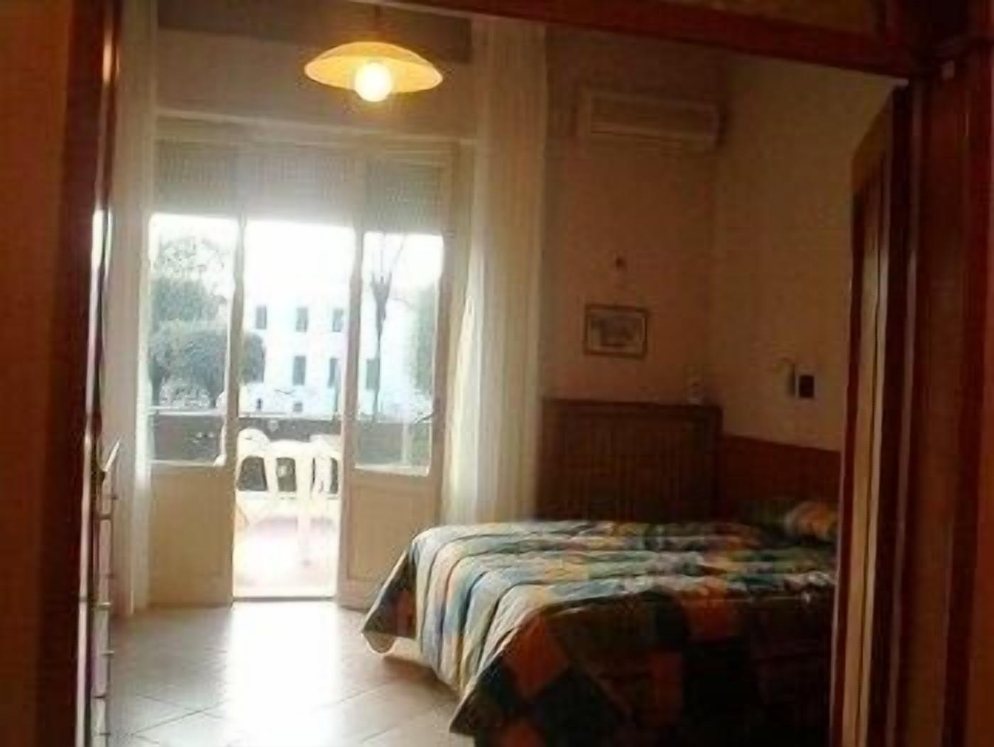 In-room safe, free WiFi