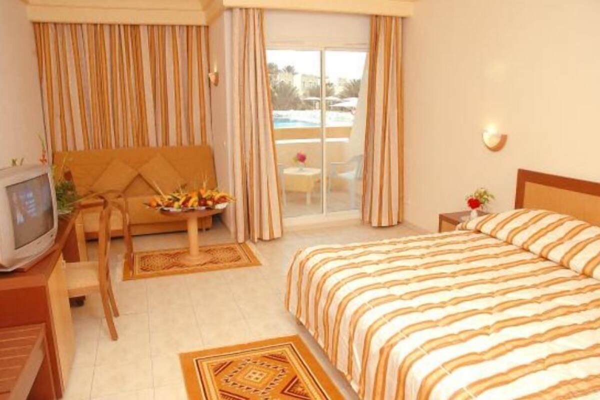 Minibar, in-room safe, free WiFi, bed sheets