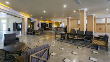 2 bars/lounges, poolside bar