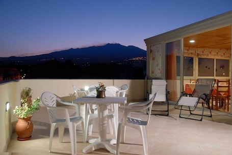 Breakfast area. Le Giare B&B