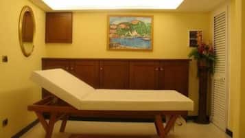 Een Turks bad/hammam, lichaamsbehandelingen, body scrubs