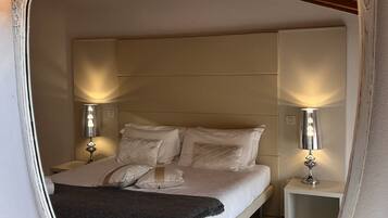 Luxury Apartment | 1 bedroom, premium bedding, down duvets, in-room safe