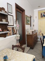 Televisión de pantalla plana, Netflix, libros