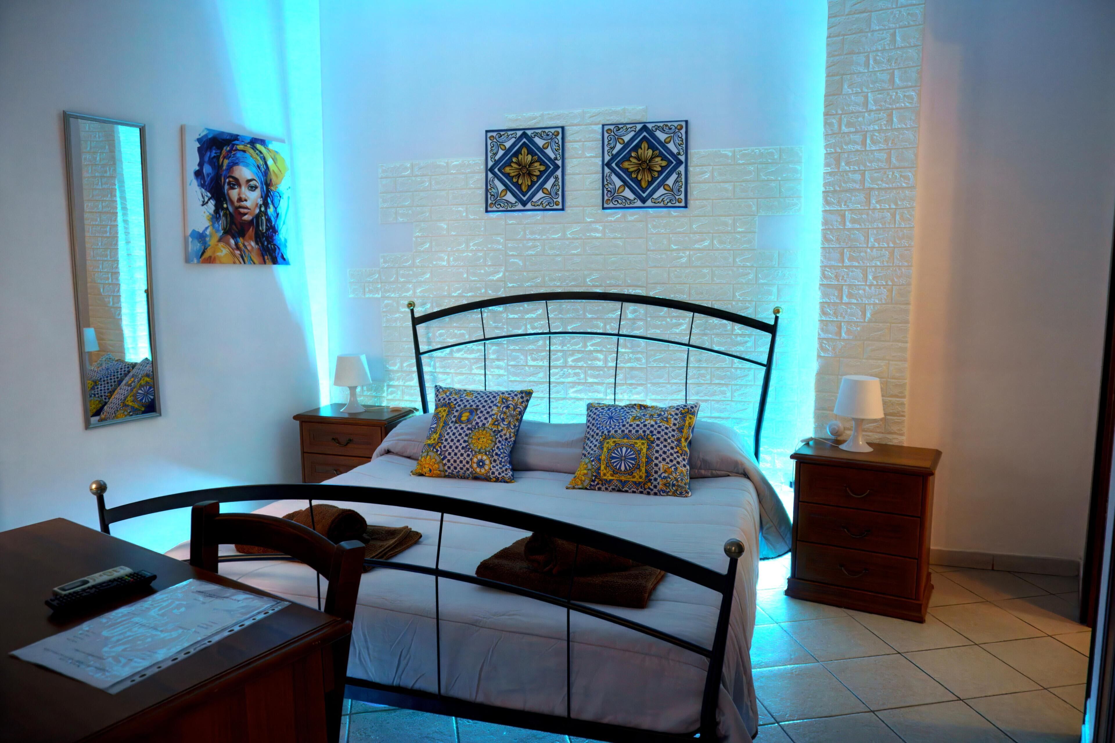 Quarto casal ou duplo superior, 1 quarto, suíte | Lençóis italianos Frette, roupas de cama premium, edredons de pluma