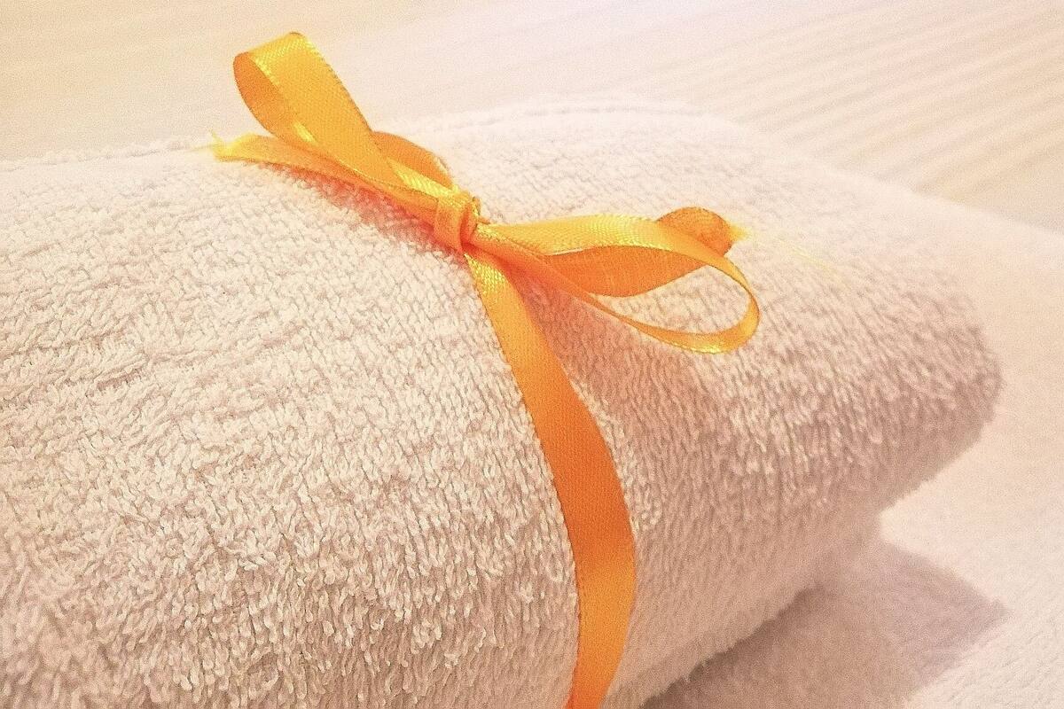Frette Italian sheets, premium bedding, down comforters, minibar
