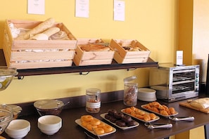 Frukostbuffé varje dag mot avgift