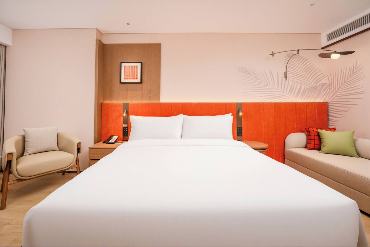 Habitación superior, 1 cama King size (High Floor) | Tabla de planchar con plancha y wifi gratis