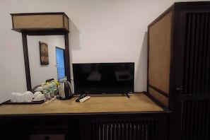 Triple Room, No Windows