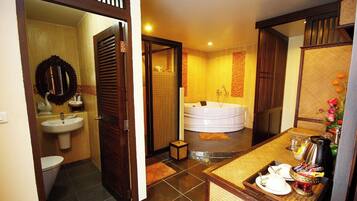 Suite, 1 King Bed | In-room safe, individually decorated, individually furnished, desk