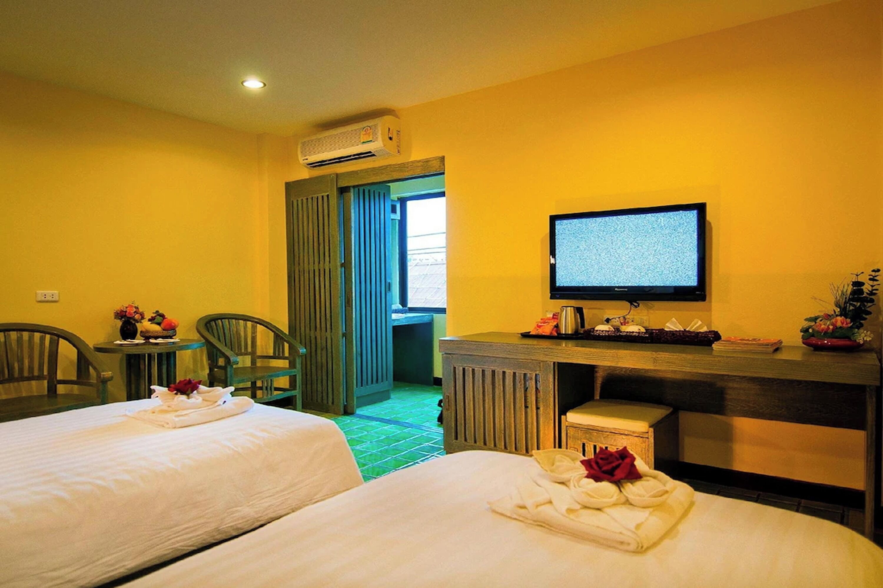 Photo - CM Night Bazaar Boutique Hotel - โรงแรม ซี เอ็ม ไนท์บาซาร์ บูทีค