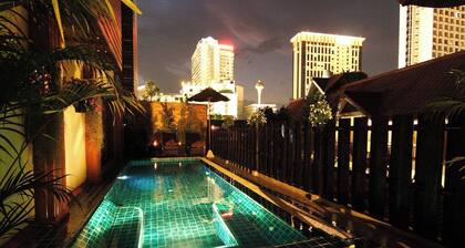 CM Night Bazaar Boutique Hotel