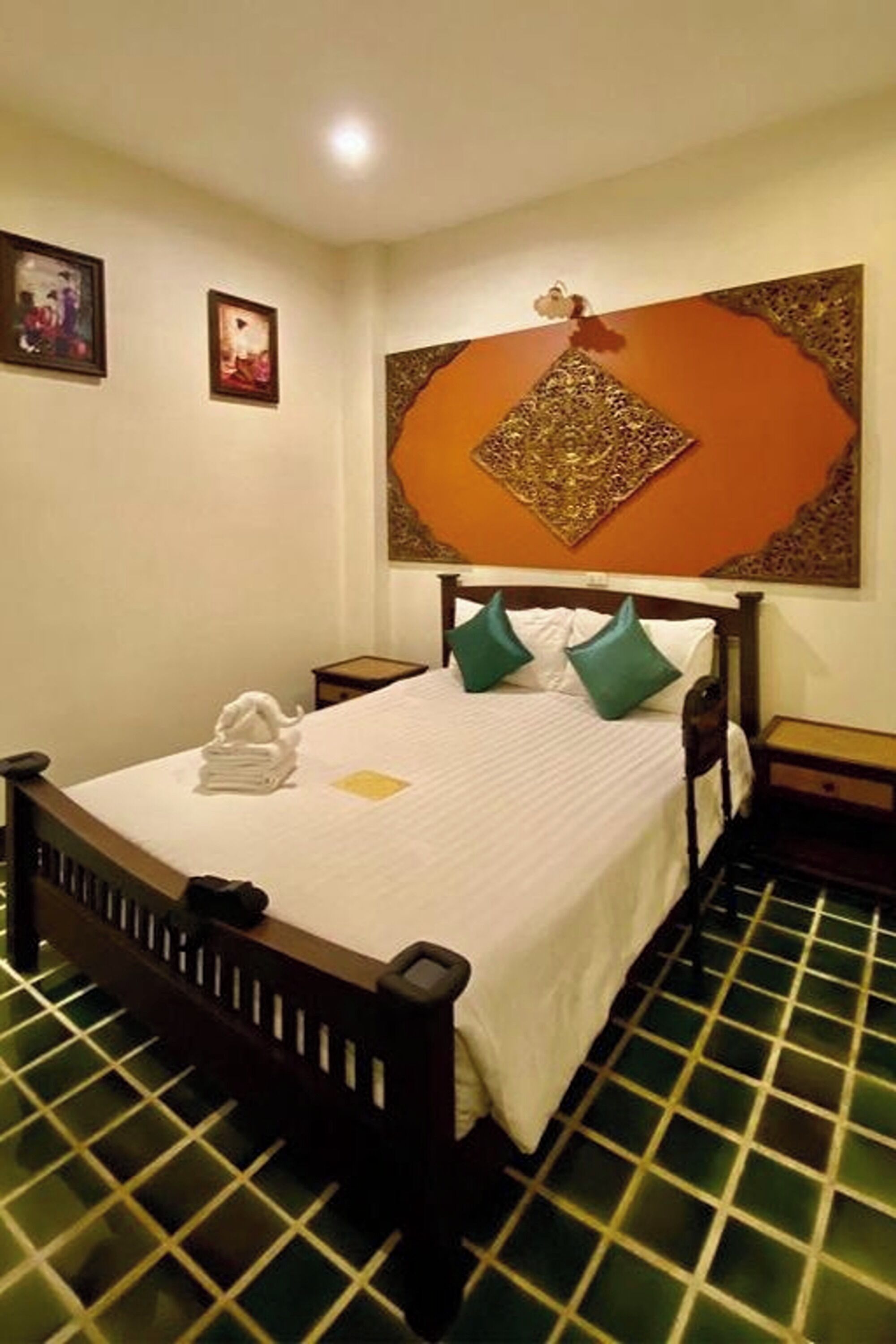 Photo - CM Night Bazaar Boutique Hotel - โรงแรม ซี เอ็ม ไนท์บาซาร์ บูทีค