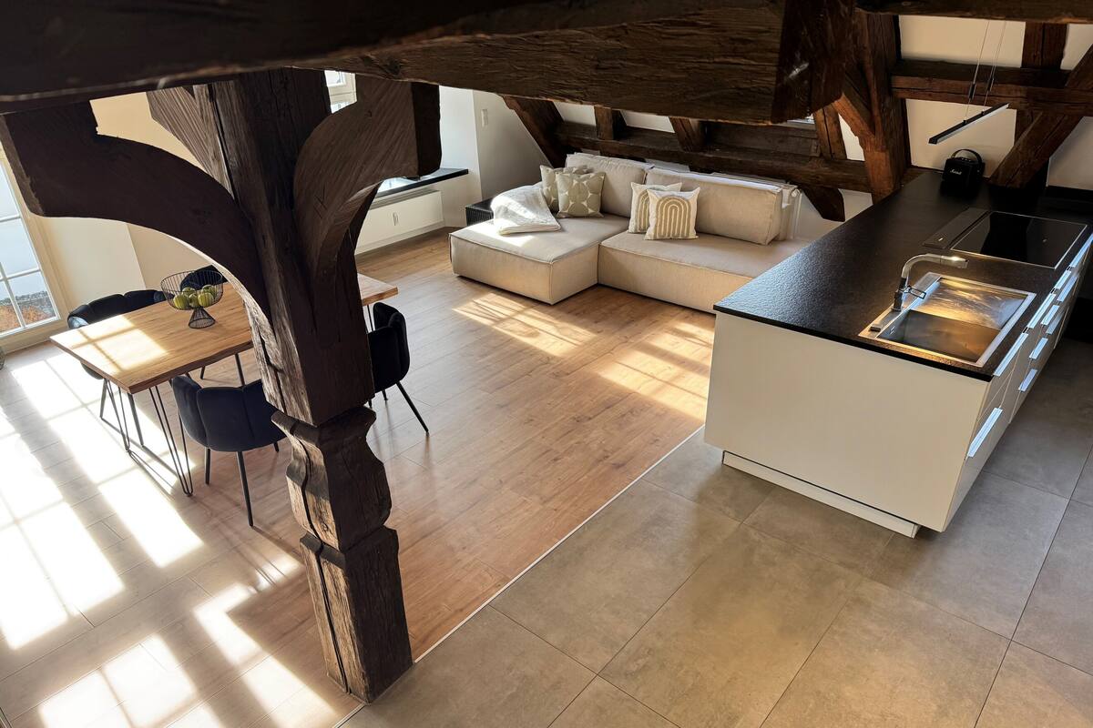 Loft1741 | Hypo-allergenic bedding available, in-room safe, laptop workspace