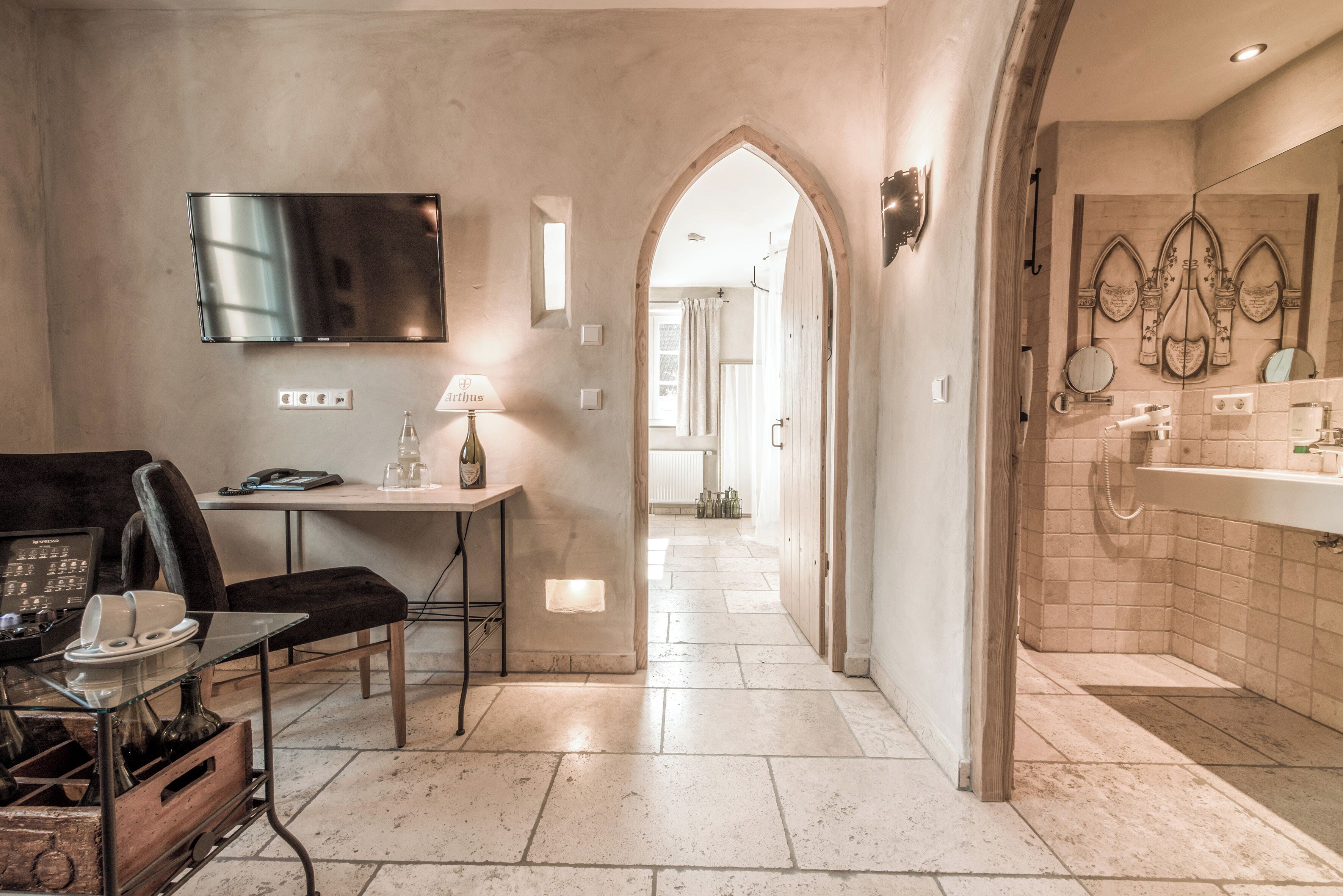 junior suite | living area | tv